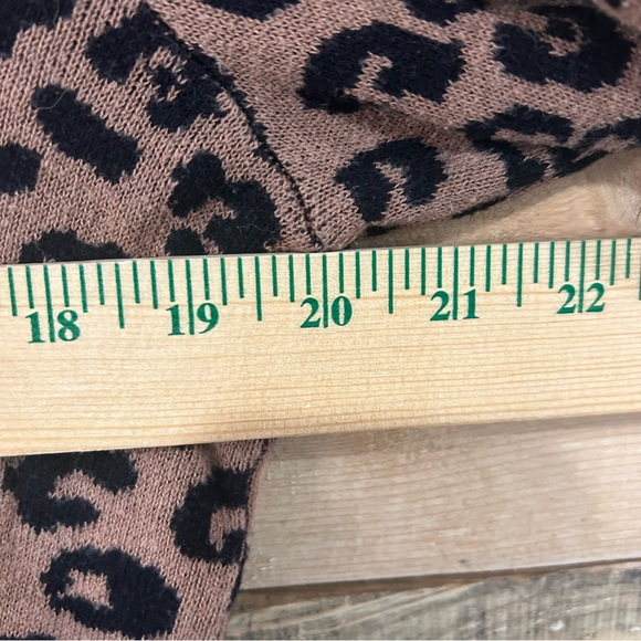 BCX Junior's Leopard Printed Fine Gauge Sweater Beige Size Large - Picture 4 of 7